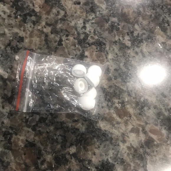 Wireless kid safe earbuds - Picture 7 of 7